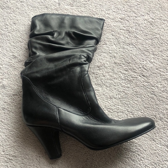 Vintage leather boots bought in Paris - Picture 12 of 16